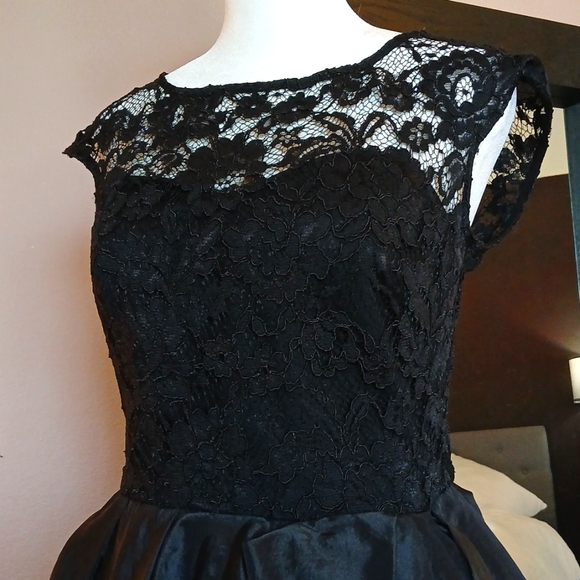 Marchesa Notte Black Lace Cocktail Dress Size 4 - Picture 3 of 14